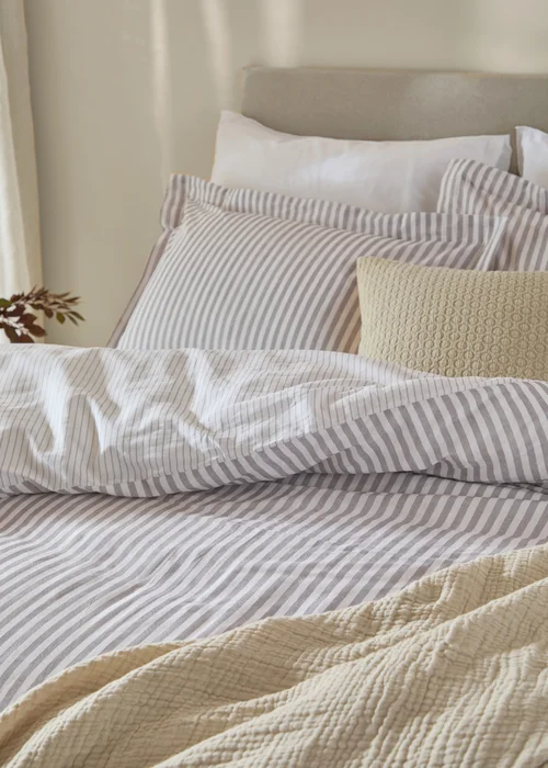 Yard Hebden Melange Stripe 100% Cotton Mauve Duvet Cover Set - Single Image 3