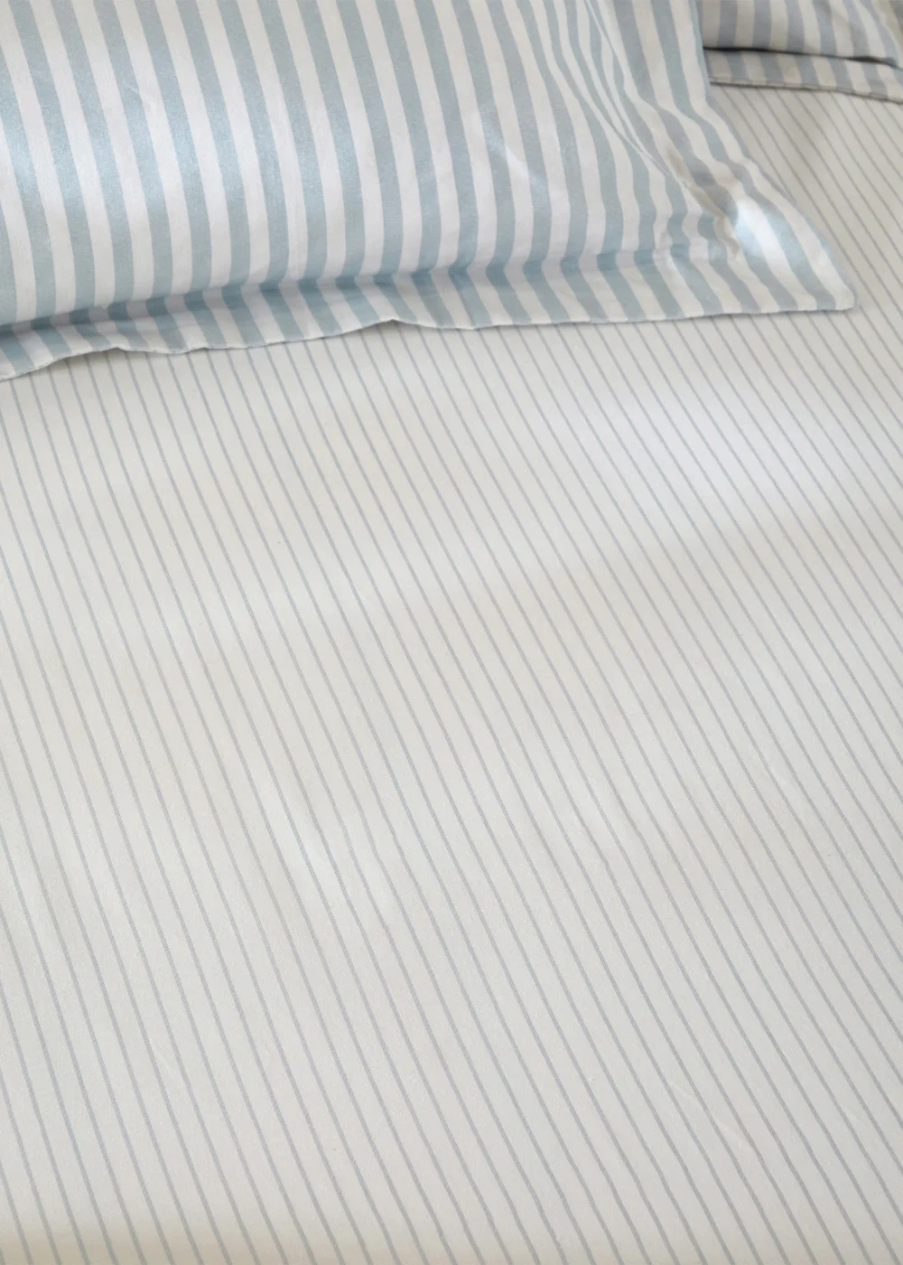 Yard Hebden 100% Cotton Narrow Stripe Mineral Blue Fitted Sheet - King Image 2
