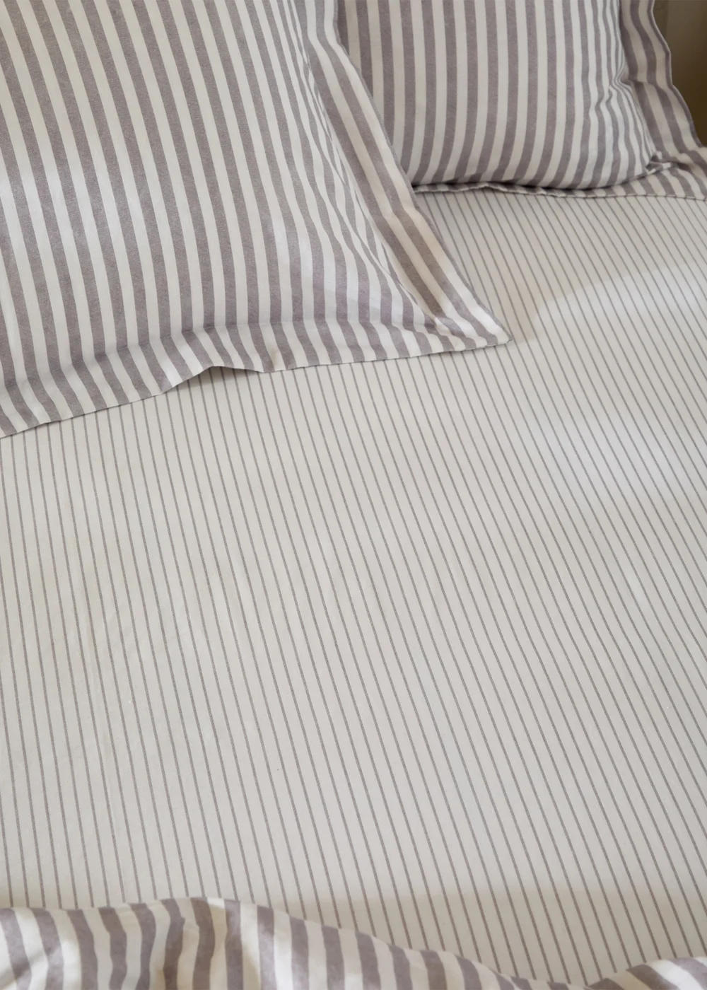Yard Hebden 100% Cotton Narrow Stripe Mauve Fitted Sheet - Single Image 1