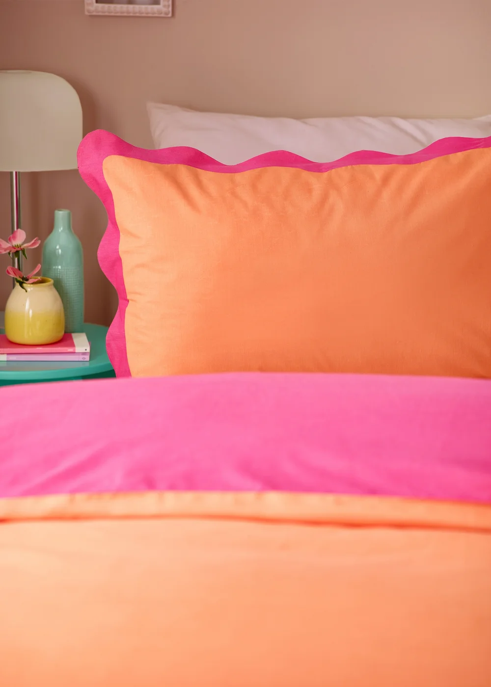 Furn Wiggle Scallop Coral Duvet Cover Set - Single Image 2