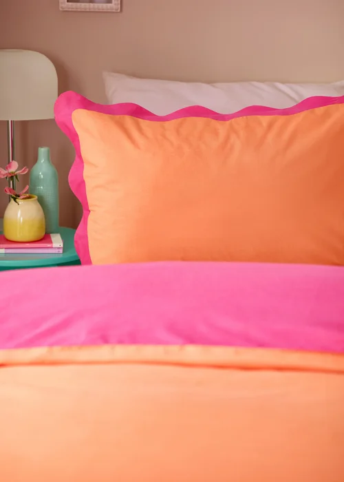 Furn Wiggle Scallop Coral Duvet Cover Set - Single Image 2