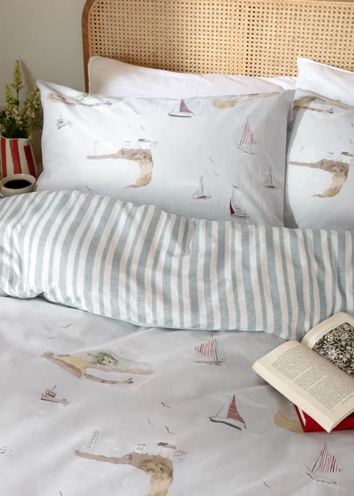 Wylder Abersoch Shore Reversible 100% Cotton Sky Blue Duvet Cover Set - Single Image 2
