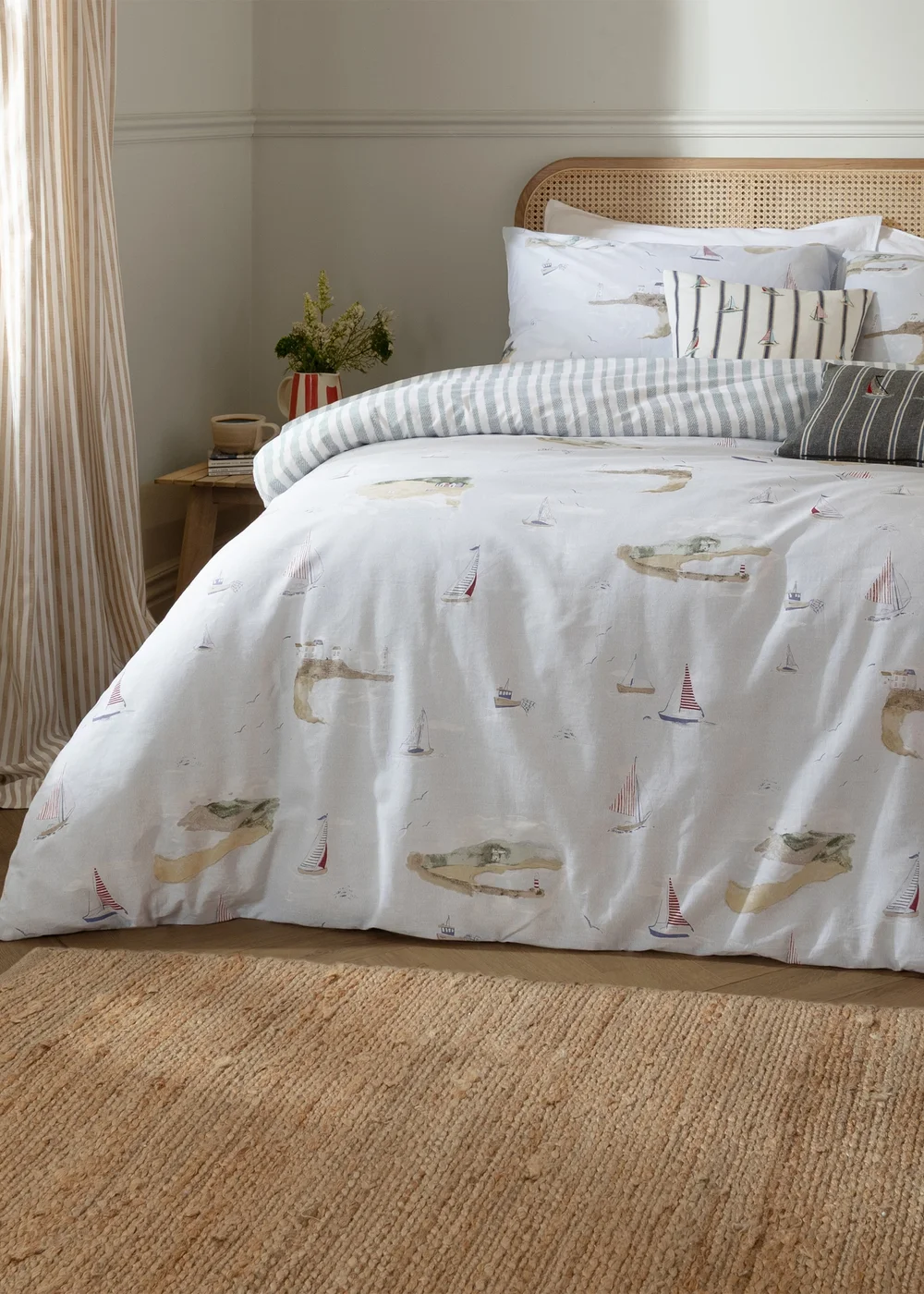 Wylder Abersoch Shore Reversible 100% Cotton Sky Blue Duvet Cover Set - Single Image 3