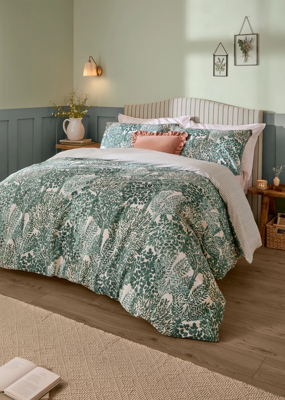 Wylder Topiary Reversible Green Duvet Cover Set - Single Image 1
