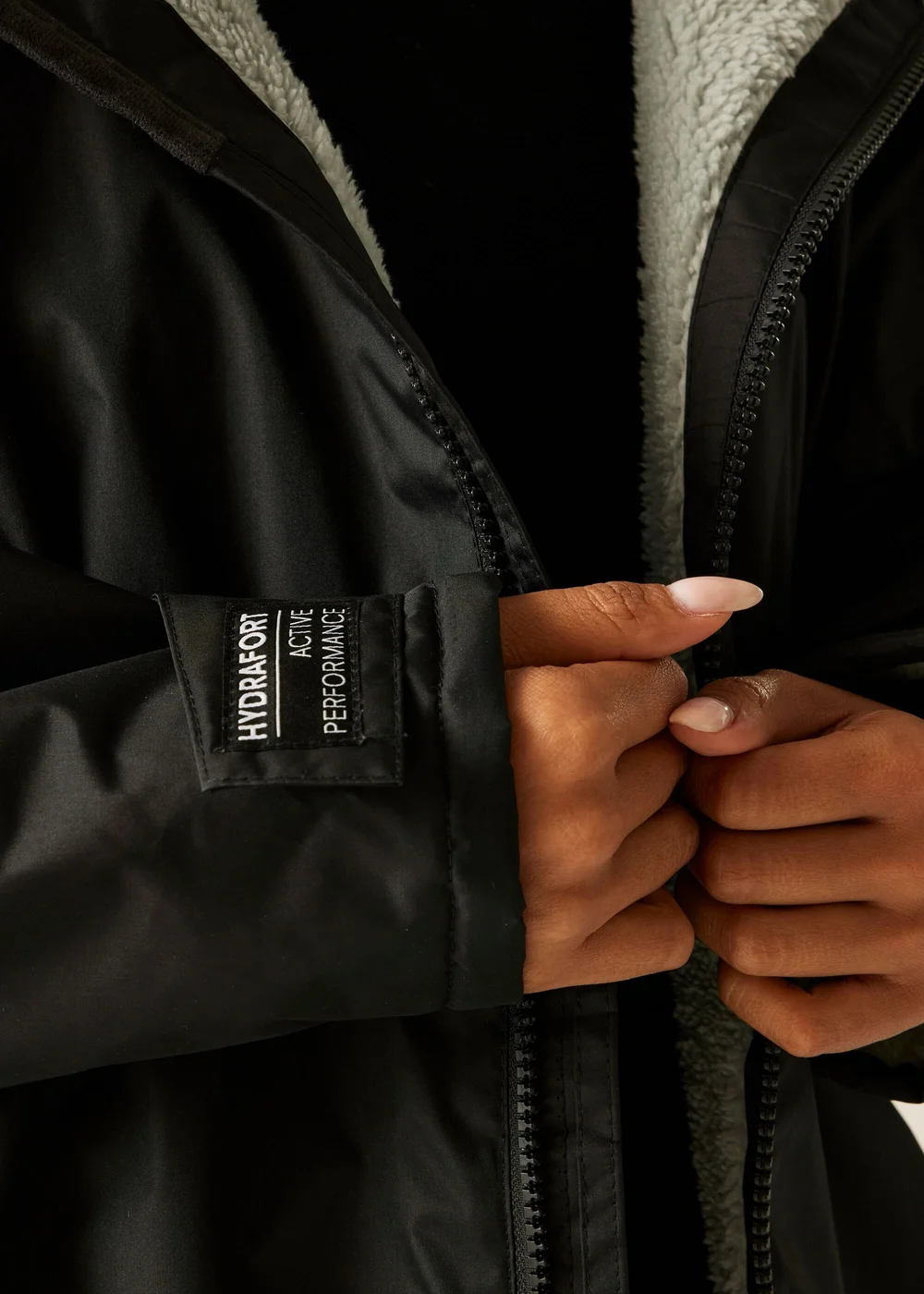 Regatta Black Adult Waterproof Robe with Hydrafort Technology - XS-S Image 6