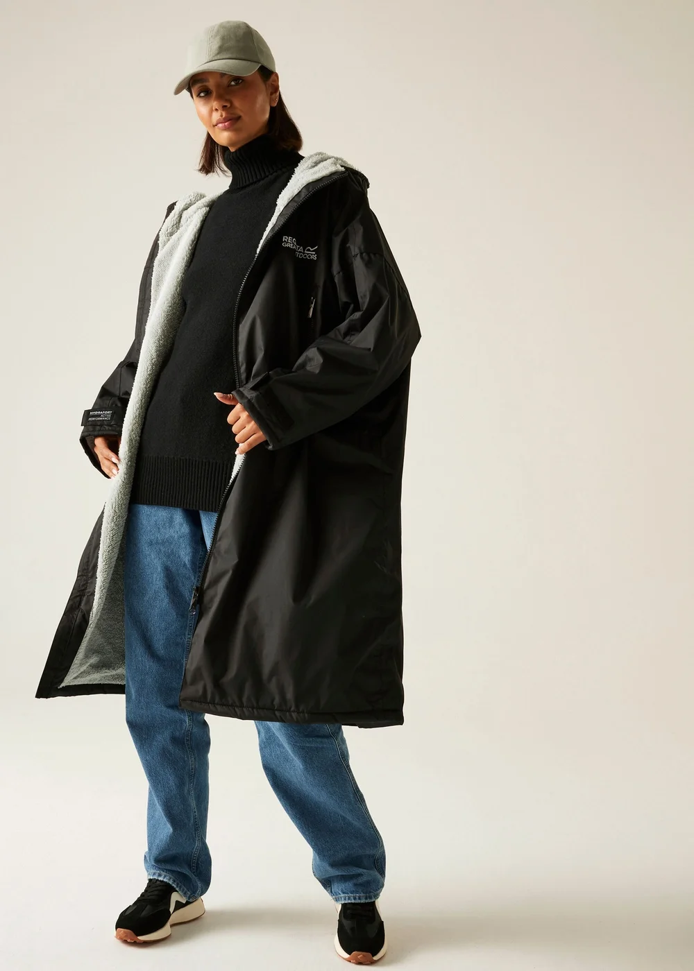 Regatta Black Adult Waterproof Robe with Hydrafort Technology - XS-S Image 5