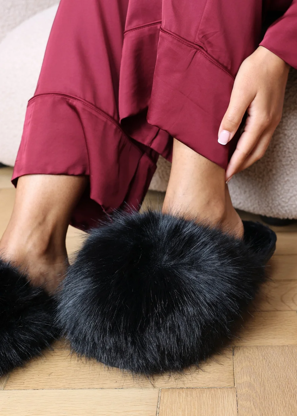 Where's That From Inez Ultimate Fluffy Black Fur Mule Slippers - 4 Image 5