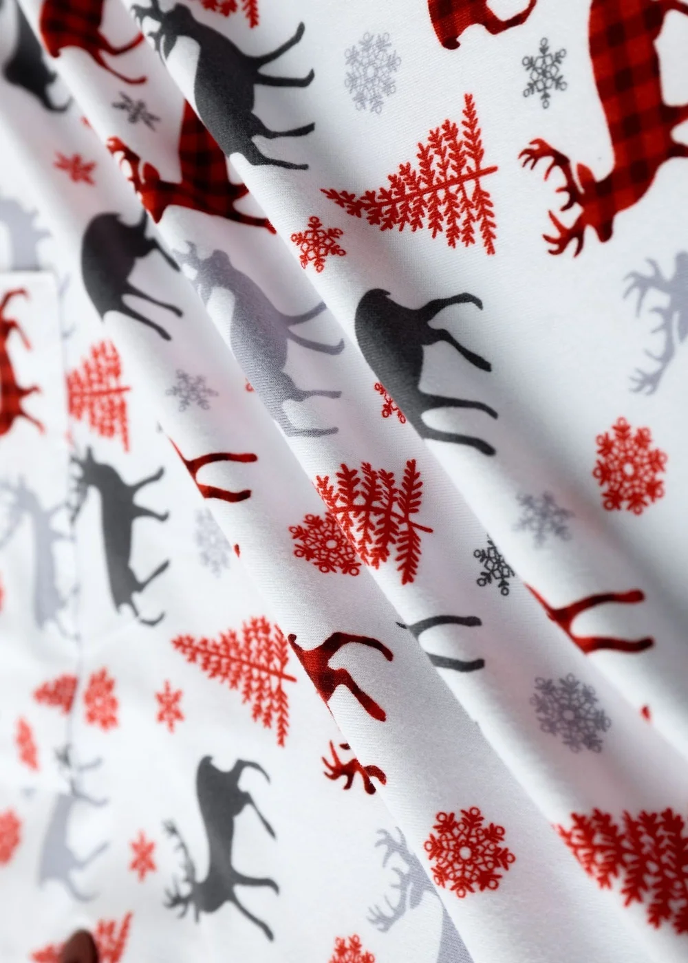 My Christmas Pyjamas White Christmas Kisses Two-Piece Long Matching Pyjama Set - XL Image 5