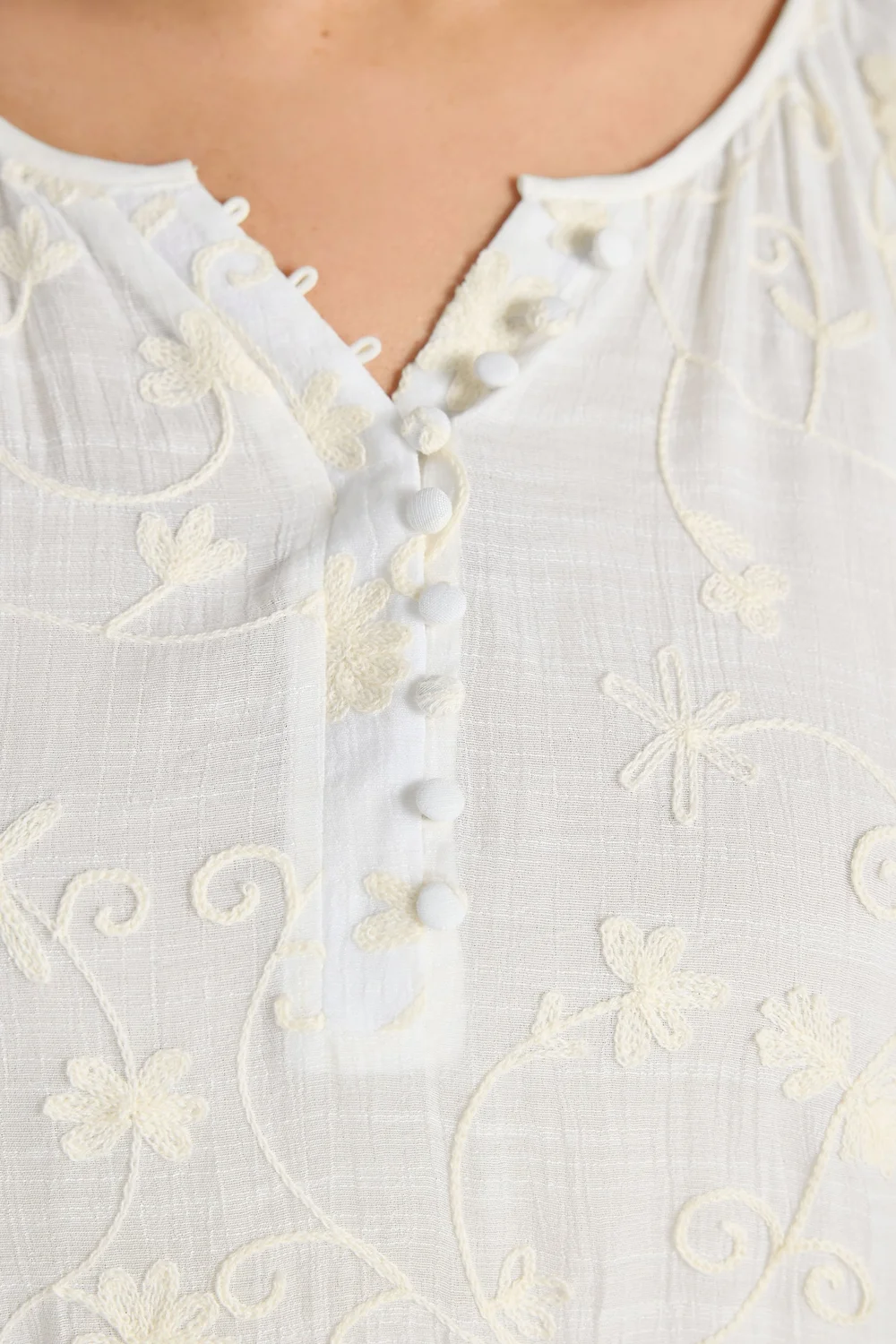 Evans Curve Ivory White Floral Embroidered Blouse - 16 Image 5