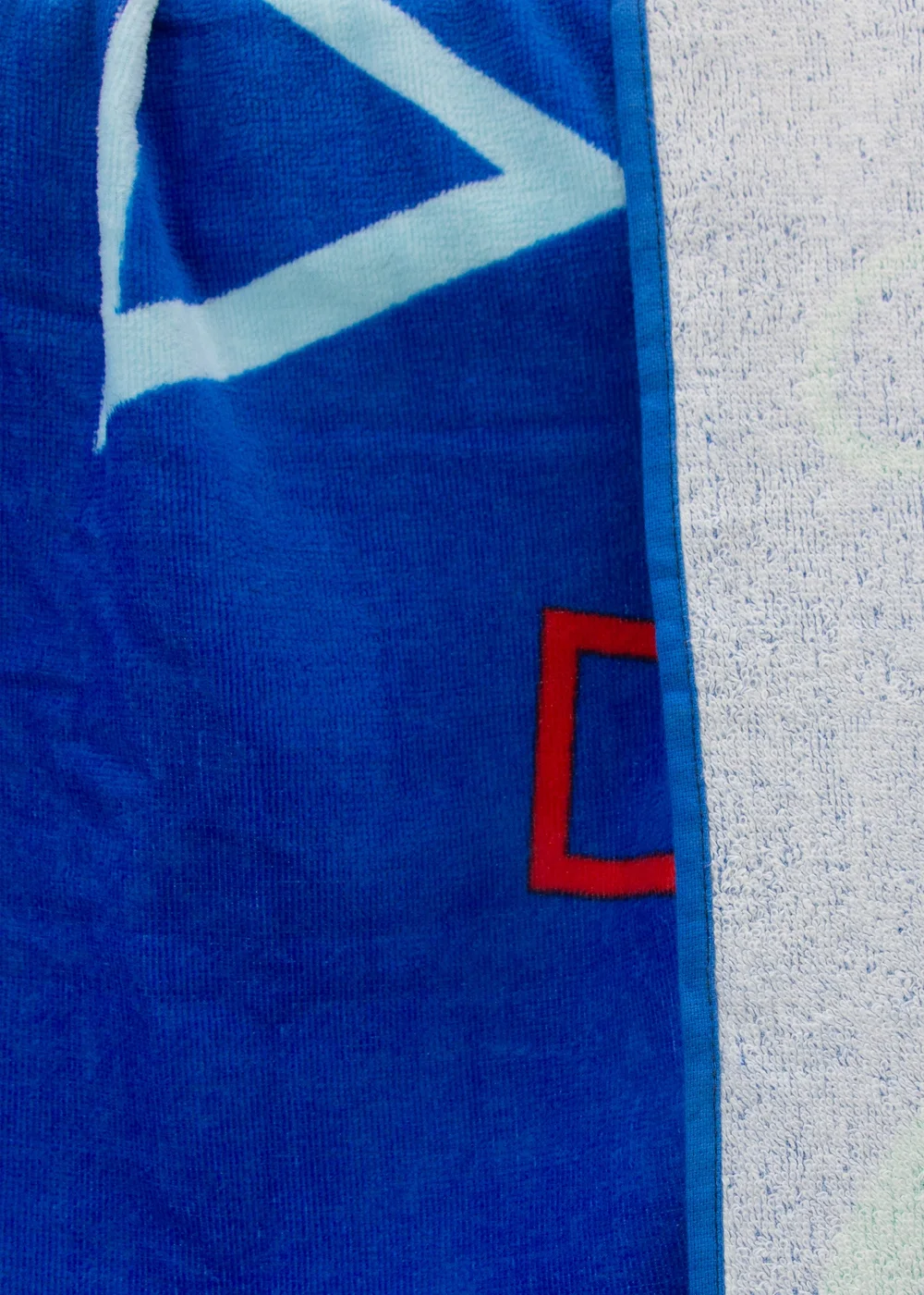 PlayStation Blue Scatter Towel - 70x140cm Image 4