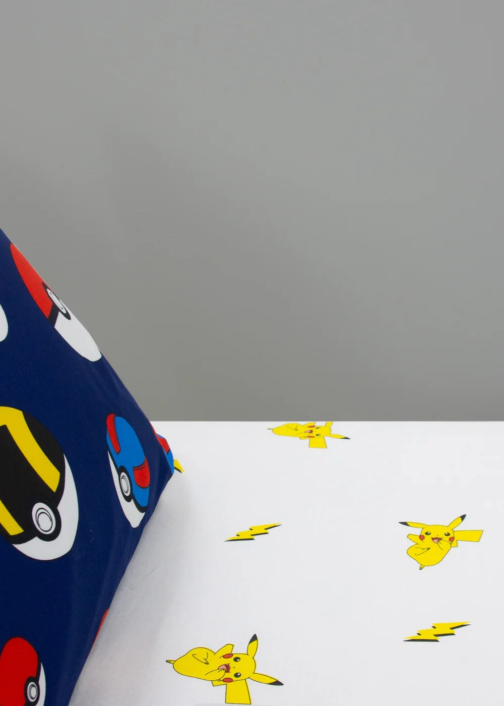 Pokemon Shot White Fitted Sheet - Single Image 2
