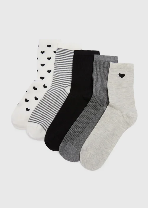 5 Pack Black Heart Ankle Socks - One Size Image 1