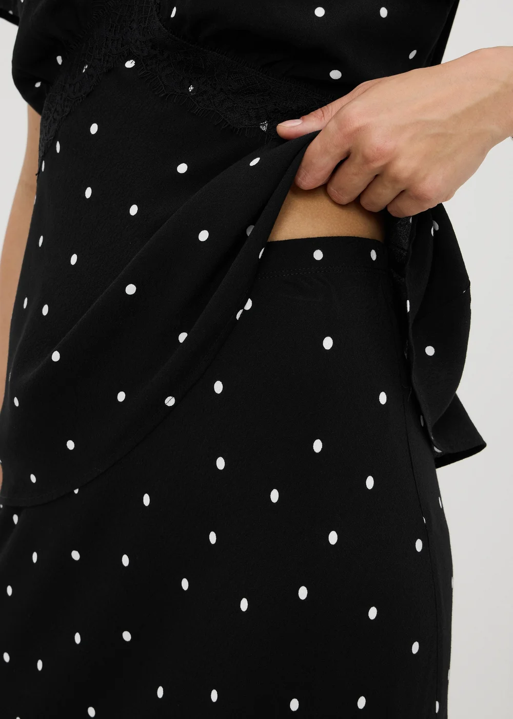 Black Spot Print Midaxi Co Ord Skirt - 10 Image 3