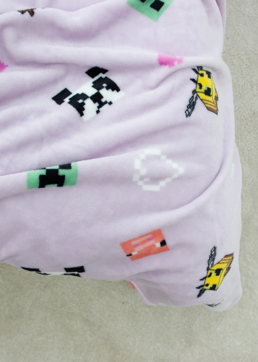 Minecraft Closeup Lilac Fleece Blanket - 100 x 150 Image 3