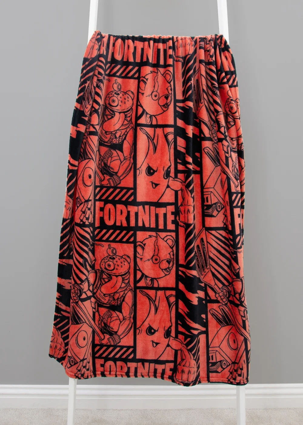 Fortnite Red Clutch Fleece - 100 x 150 Image 1
