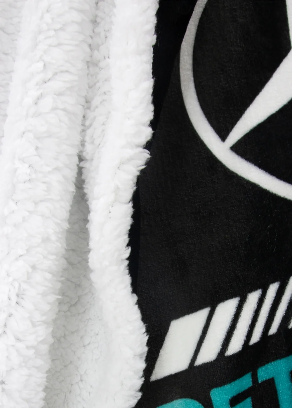 Mercedes AMG Petronas Jets Sherpa Fleece Blanket - 120 X 150 Image 5