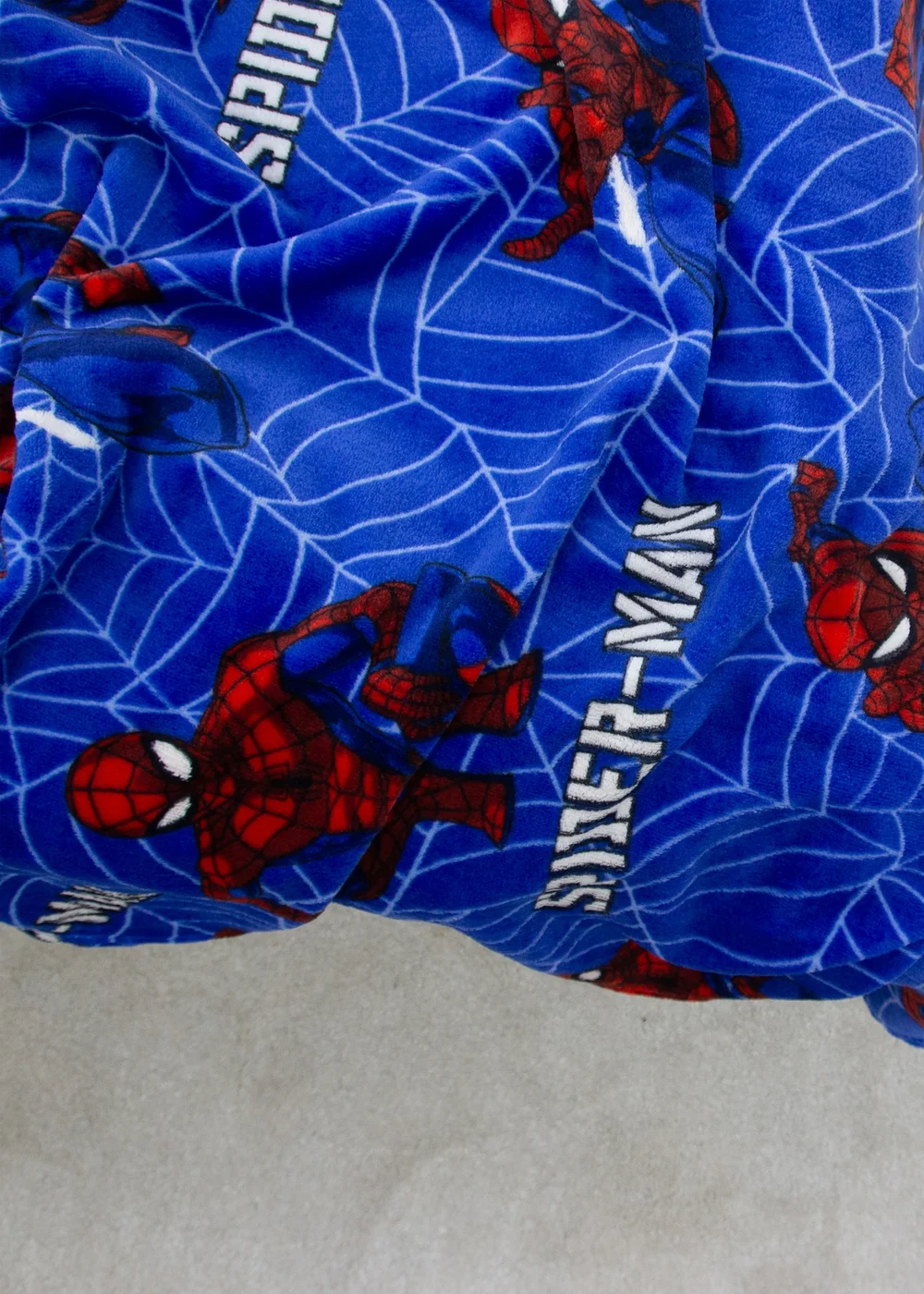 Spiderman Blue Adventure Glow In The Dark Blanket - 100 x 150 Image 3
