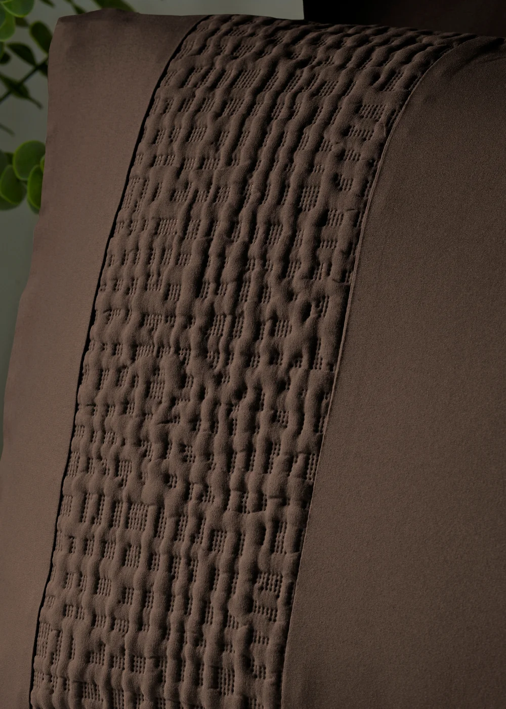 Chocolate Brown Grid Pinsonic Duvet Set - Single Image 2