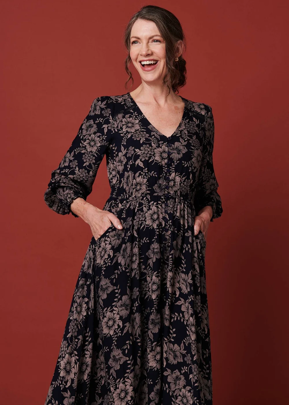 Izabel London Navy Floral Lace Long Sleeve Maxi Dress - 12 Izabel London Navy Floral Lace Long Sleeve Maxi Dress - 12