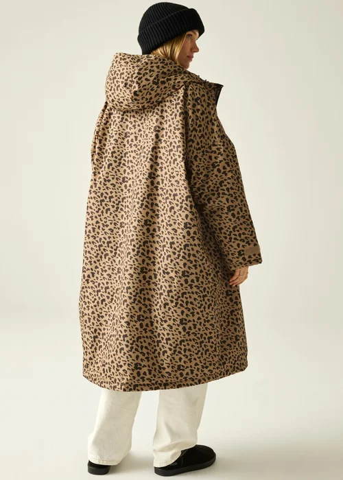 Regatta Abstract Leopard Spot Adult Waterproof Robe with Hydrafort Technology - XS-S Image 2