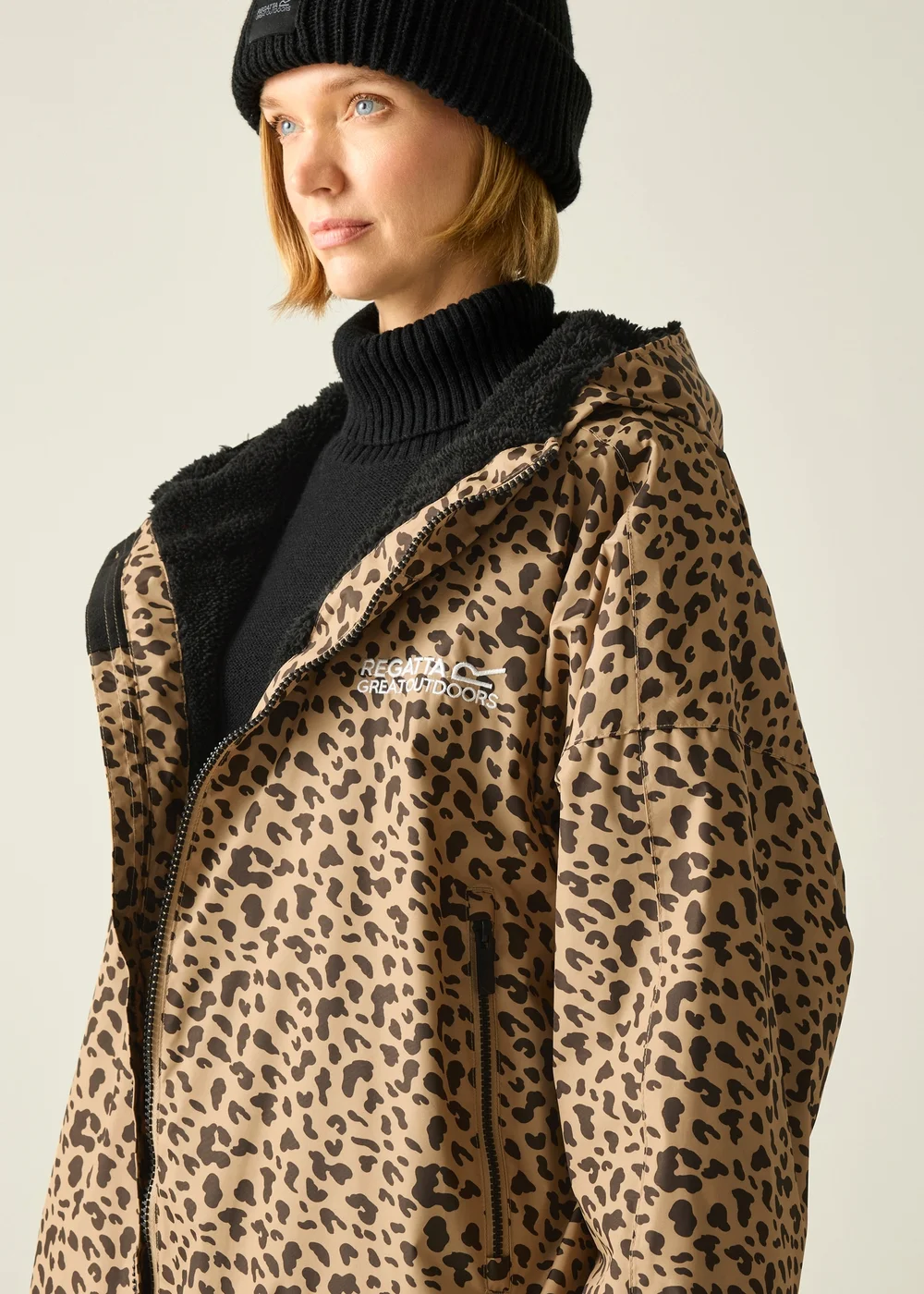 Regatta Abstract Leopard Spot Adult Waterproof Robe with Hydrafort Technology - XS-S Image 5