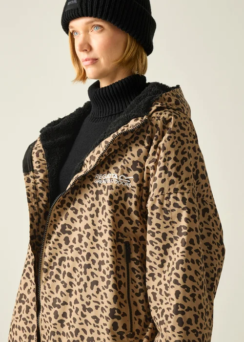 Regatta Abstract Leopard Spot Adult Waterproof Robe with Hydrafort Technology - XS-S Image 5