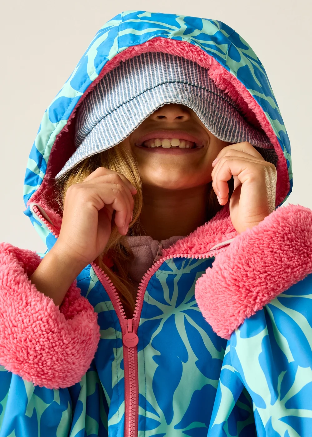 Regatta Blue Floral Pink Lemonade Junior Waterproof Robe with Hydrafort Technology (3-13 Years) - 3-5 Image 4