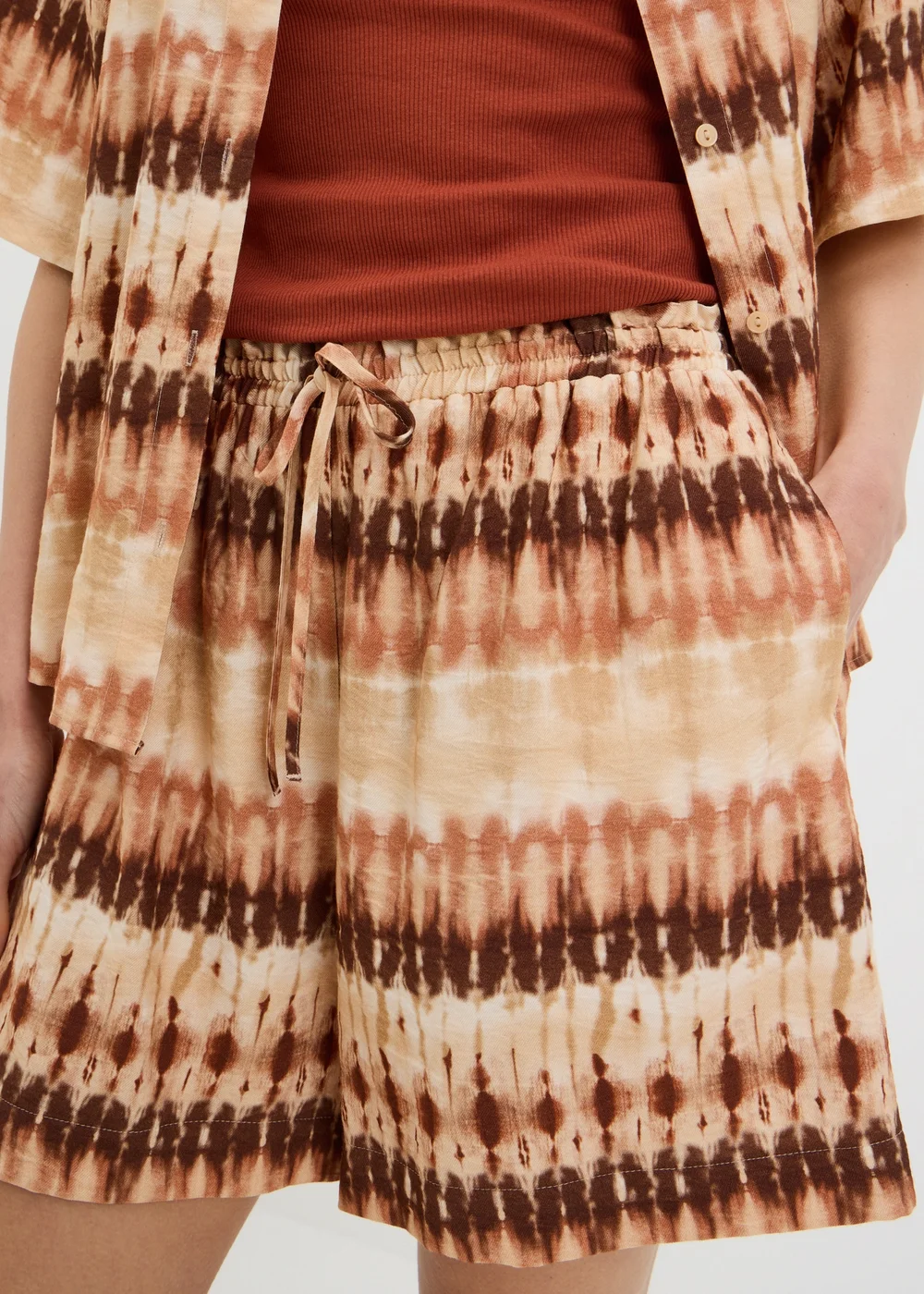 Brown Tie Dye Co Ord Shorts - 12 Image 4