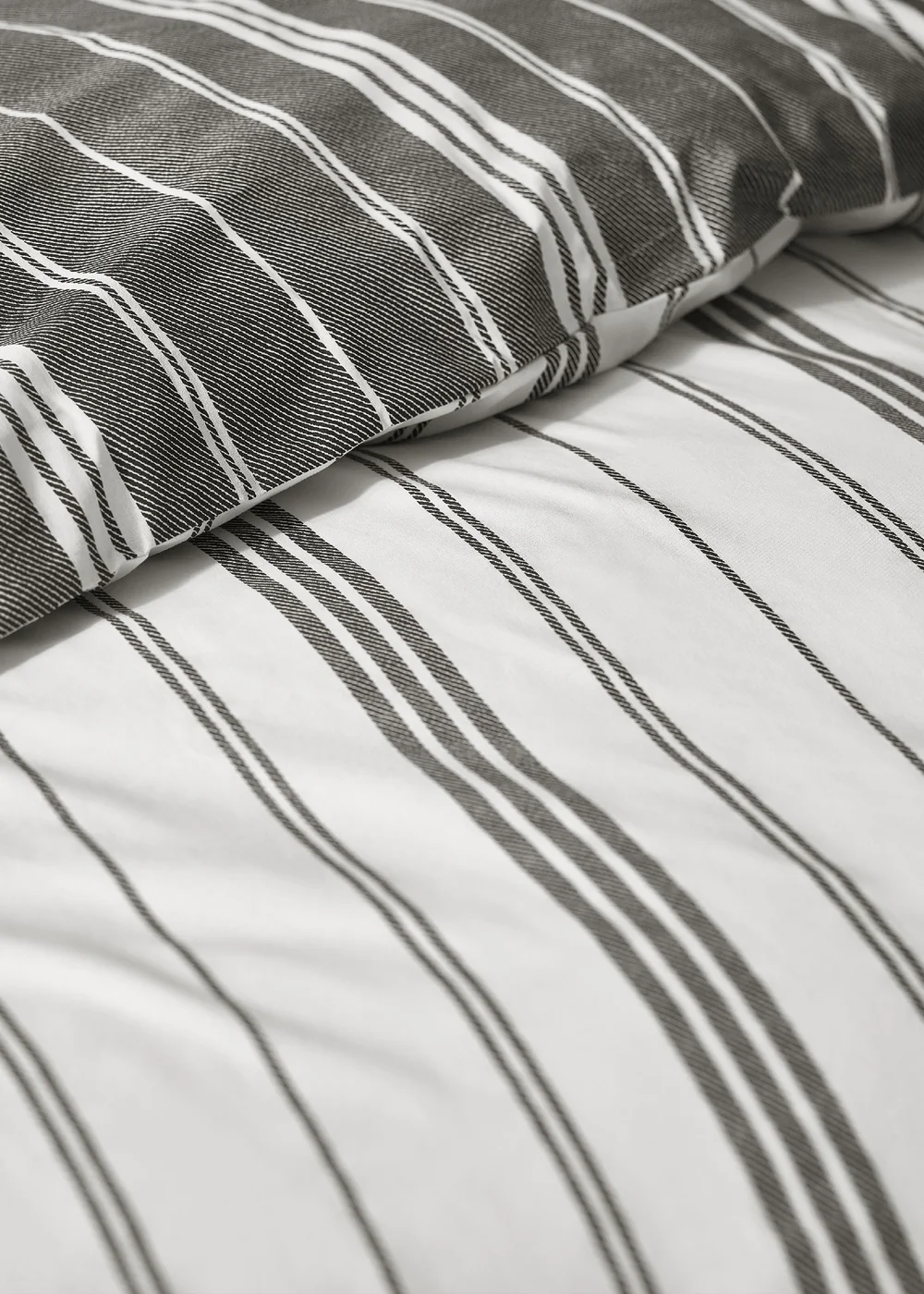 Catherine Lansfield Harbour Stripe Reversible Duvet Cover Set Black - Single Image 4