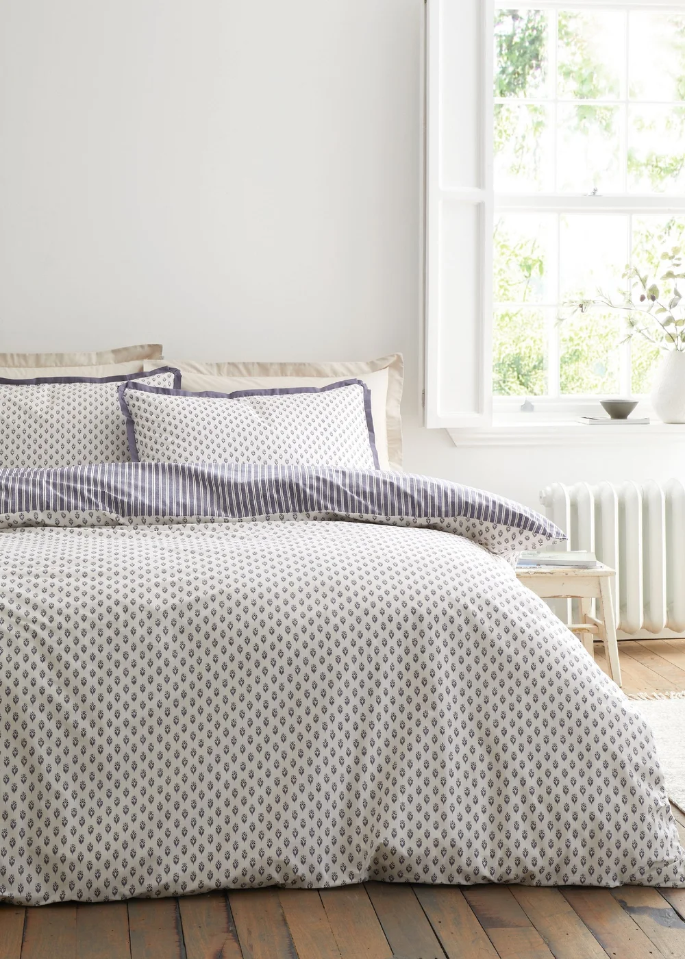 Bianca Fine Linens Amelie 200 Thread Count Cotton Reversible Duvet Cover Set Blue - Double Image 1