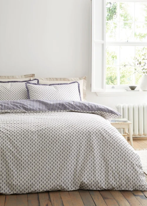 Bianca Fine Linens Amelie 200 Thread Count Cotton Reversible Duvet Cover Set Blue - Double Image 1