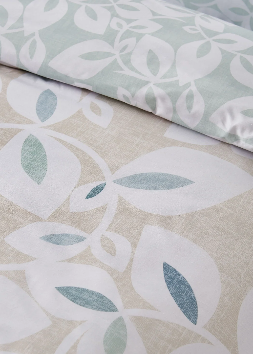 Catherine Lansfield Inga Leaf Reversible Duvet Cover Set Natural - Single Image 4