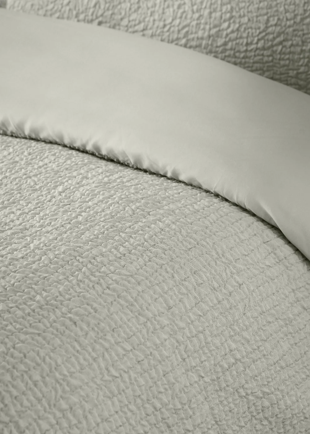 Catherine Lansfield Crinkle Seersucker Duvet Cover Set Green - Single Image 3