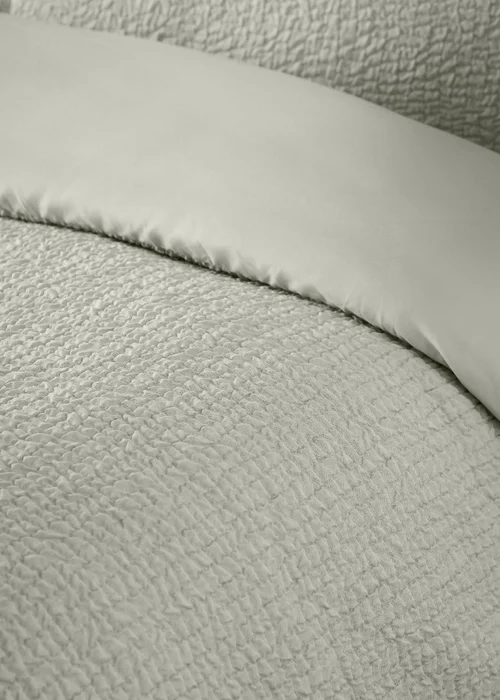 Catherine Lansfield Crinkle Seersucker Duvet Cover Set Green - Single Image 3