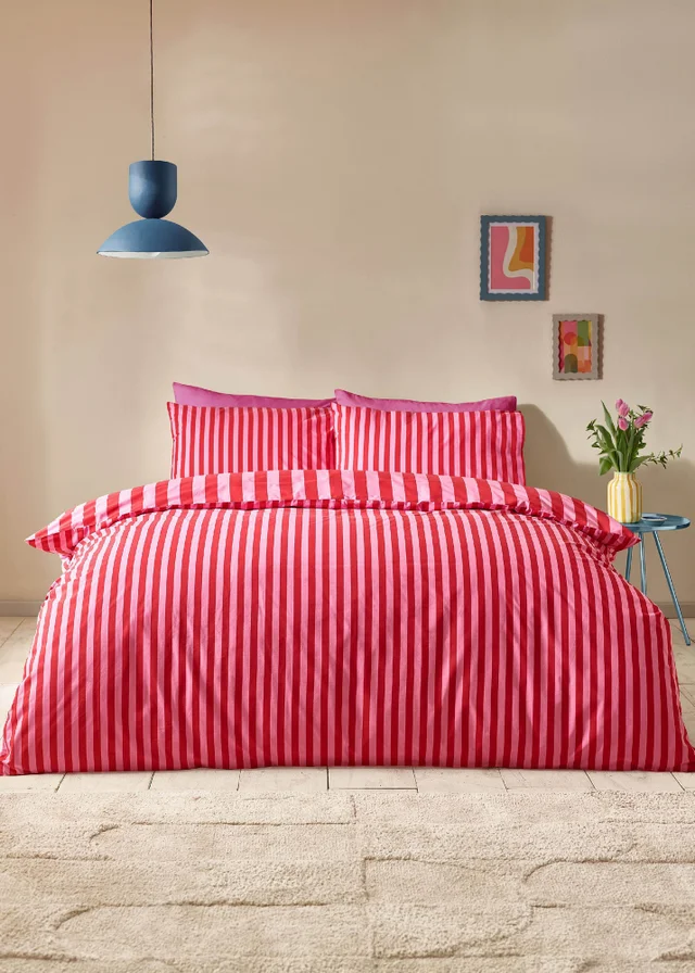 Sassy B Stripe Tease Reversible Duvet Cover Set Red