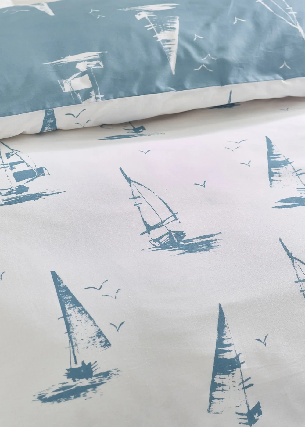 Catherine Lansfield Salcombe Boats Reversible Duvet Cover Set Soft Blue - Single Image 4