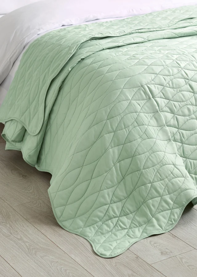 Catherine Lansfield Scallop Waves Quilted 240x260cm Bedspread Green