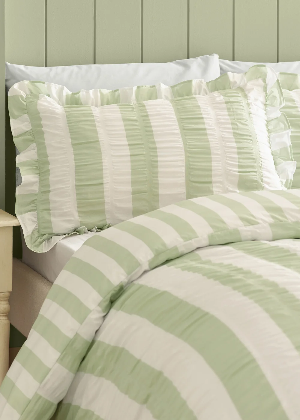 Catherine Lansfield Seersucker Frill Stripe Duvet Cover Set Green - Double Image 3