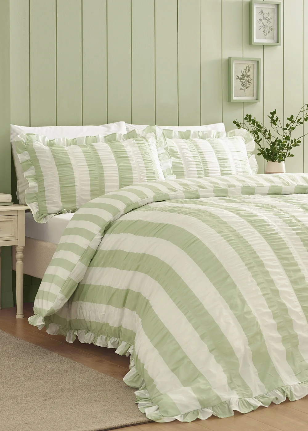 Catherine Lansfield Seersucker Frill Stripe Duvet Cover Set Green - Double Image 1
