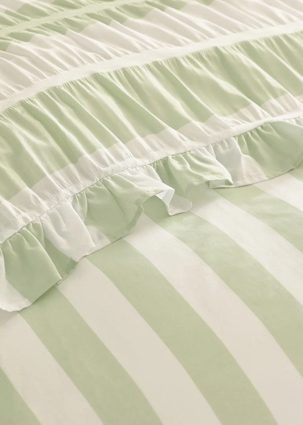 Catherine Lansfield Seersucker Frill Stripe Duvet Cover Set Green - Double Image 4
