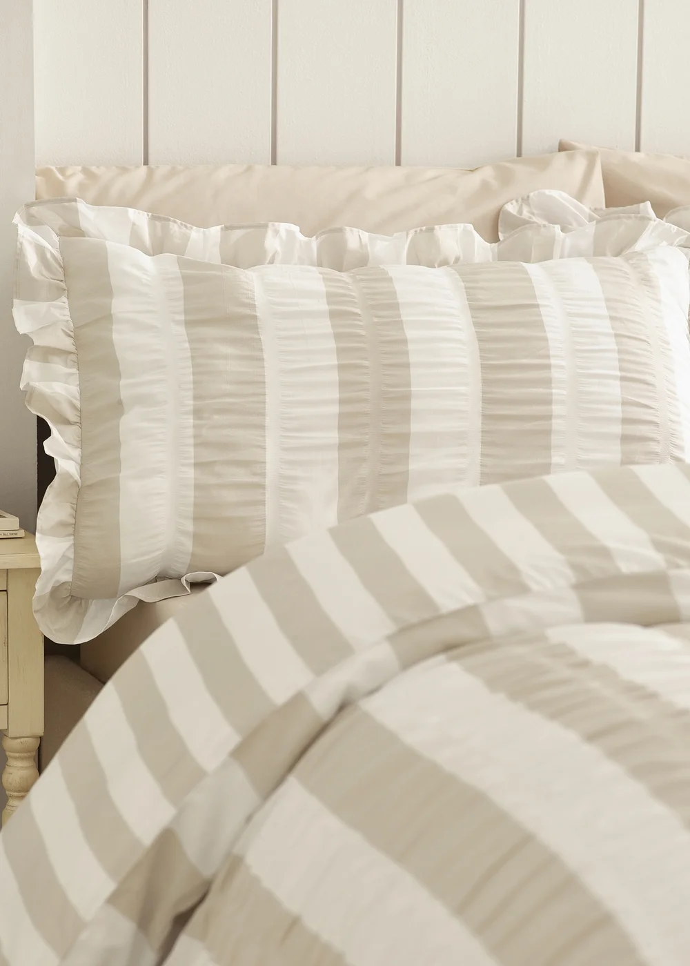 Catherine Lansfield Seersucker Frill Stripe Duvet Cover Set Natural - Double Image 3