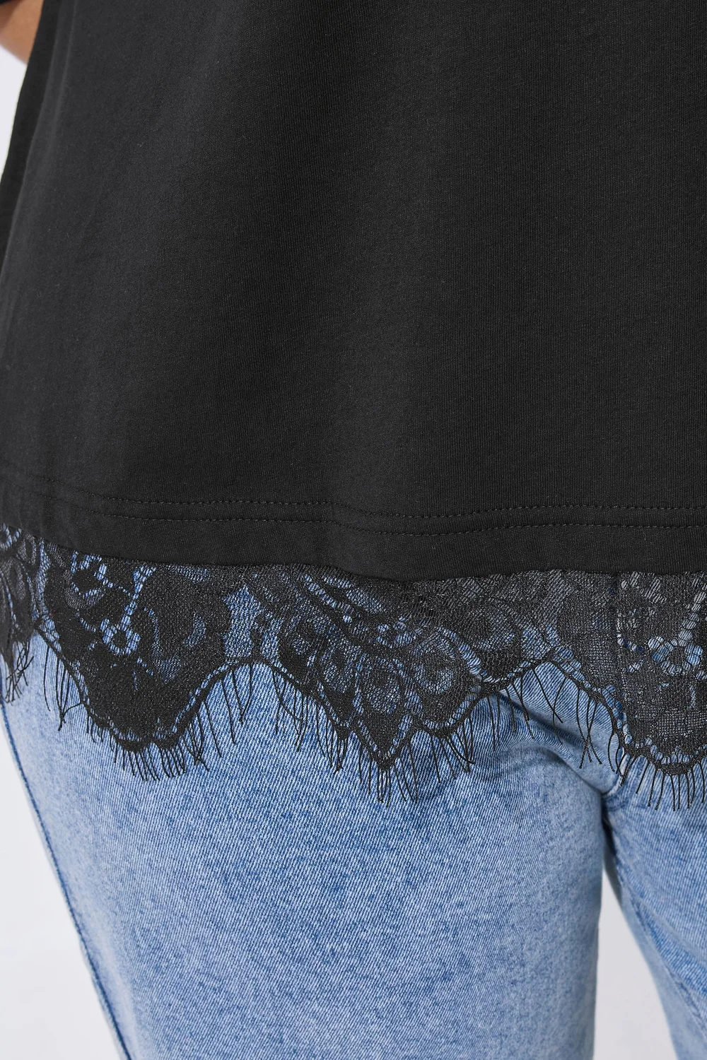 Yours Limited Curve Black Lace Hem T-Shirt - Size 26-28 Image 4