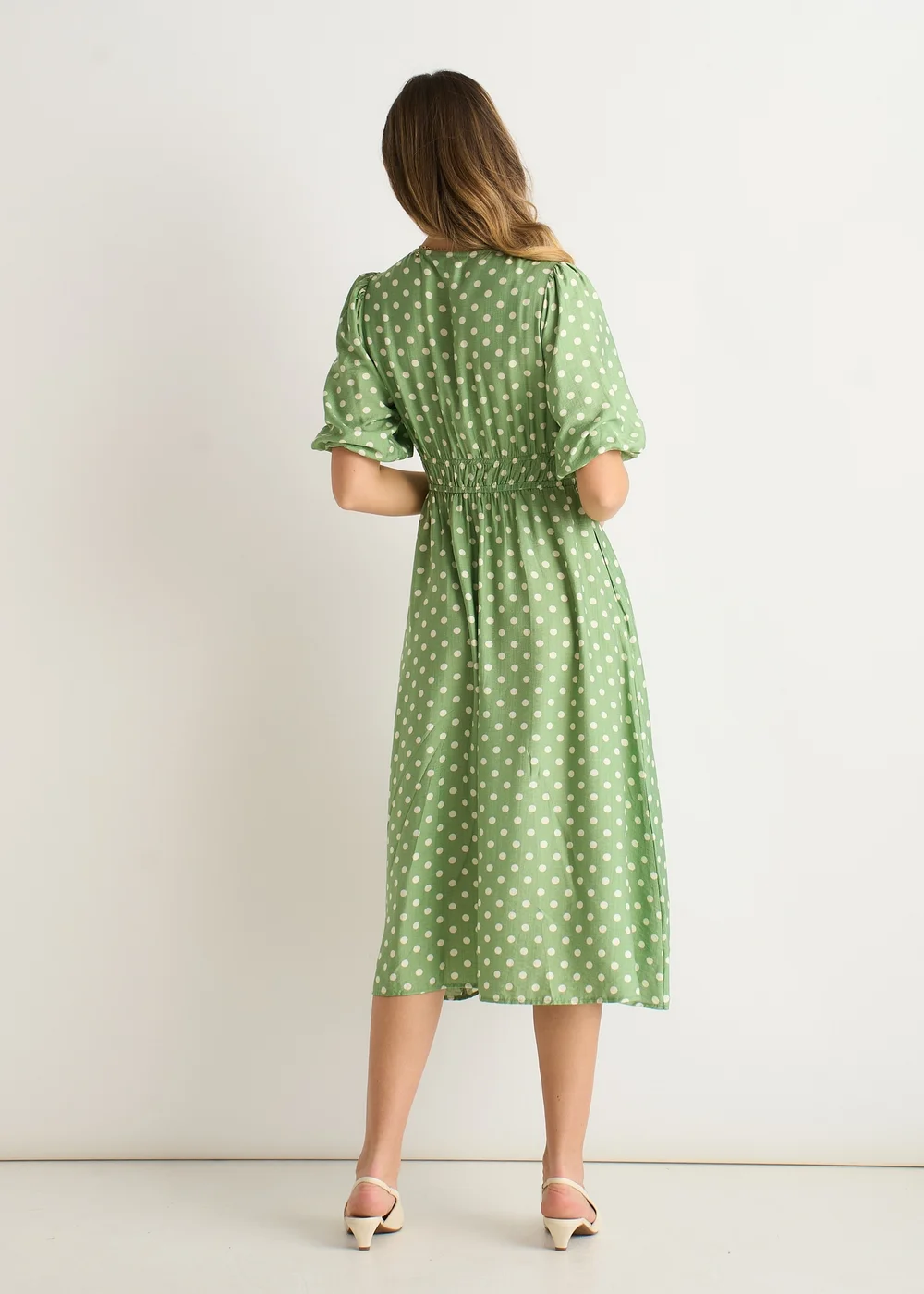 Gini London Sage Green Spot Print Shirred Waist Shift Midi Dress - 10 Image 2