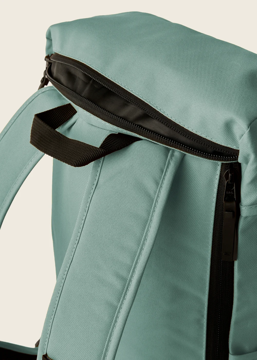 Regatta Ivy Moss Shilton 2 20L Water Rellepent, Reflective Bag - Single Image 4