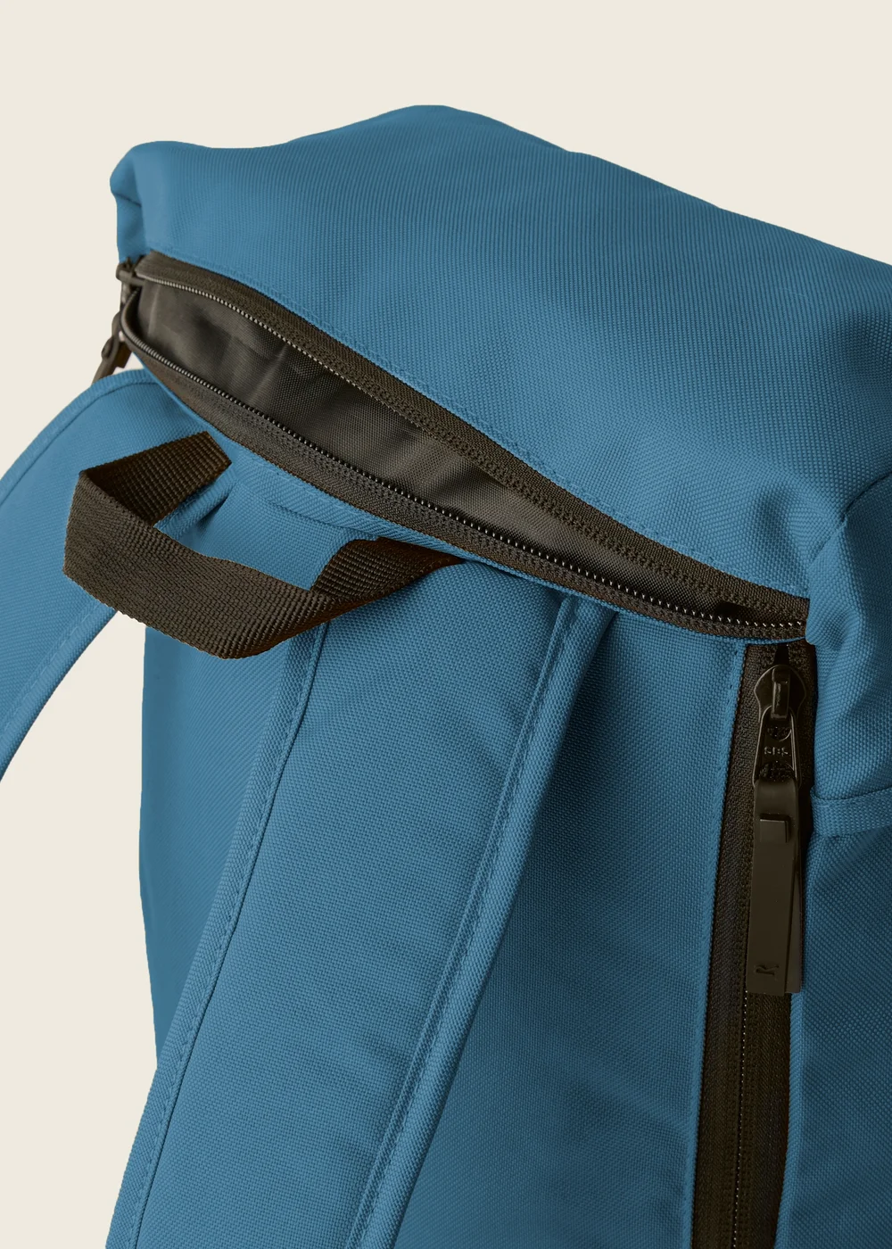 Regatta Dark Denim Shilton 2 20L Water Rellepent, Reflective Bag - Single Image 3