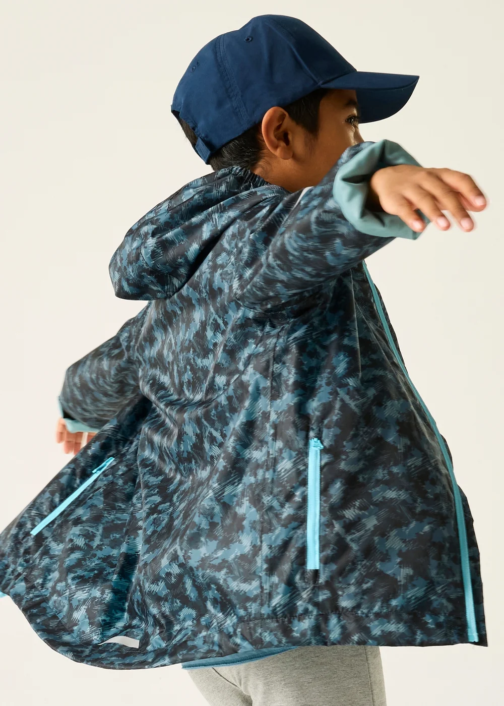 Regatta China Blue Scratched Camo Printed Lever II Waterproof Reflective Jacket (3-13 Years) - 13 Yrs Image 2