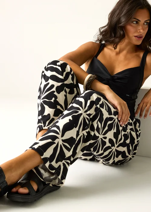 Regatta Abstract Floral Elbrie Lightweight Trousers - 18 Image 1