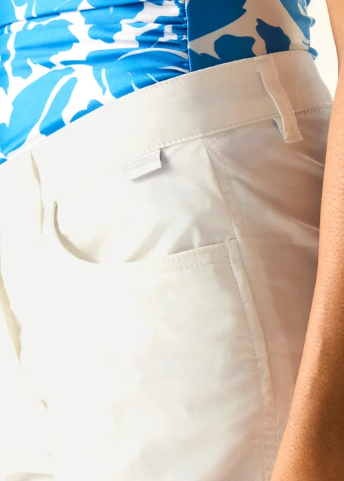 Regatta White Pemma UPF 50 Shorts - 14 Image 6