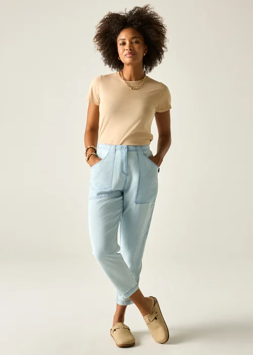Regatta Chambray Fabric Shorebella Capri - 10 Image 4