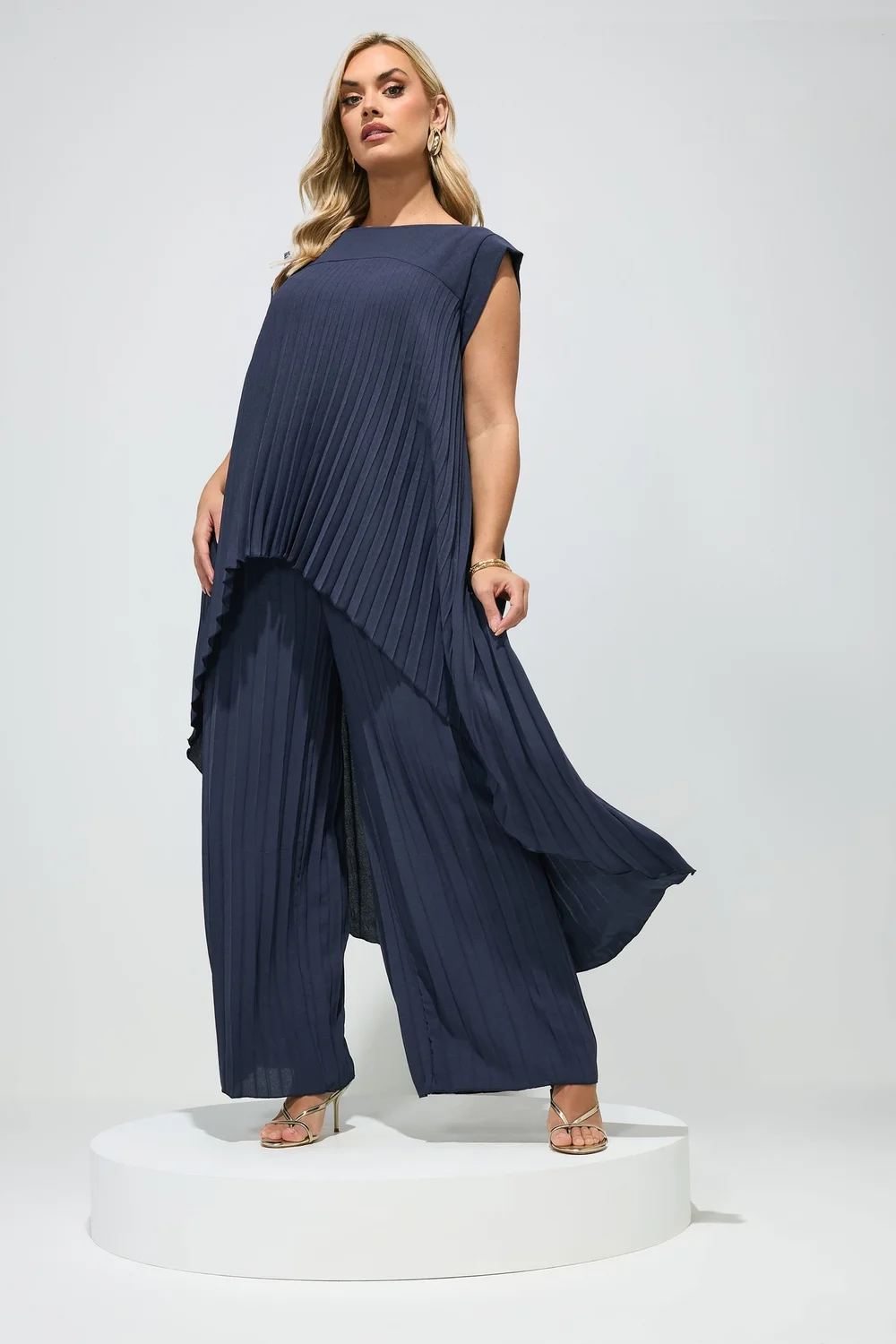 Yours London Curve Navy Blue Pleated Top - 22 Image 2